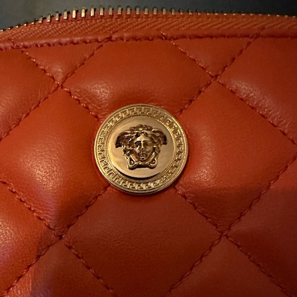 Versace Medusa Quilted orange leather zipper card case wallet NEW (AUTHE… - Picture 6 of 16
